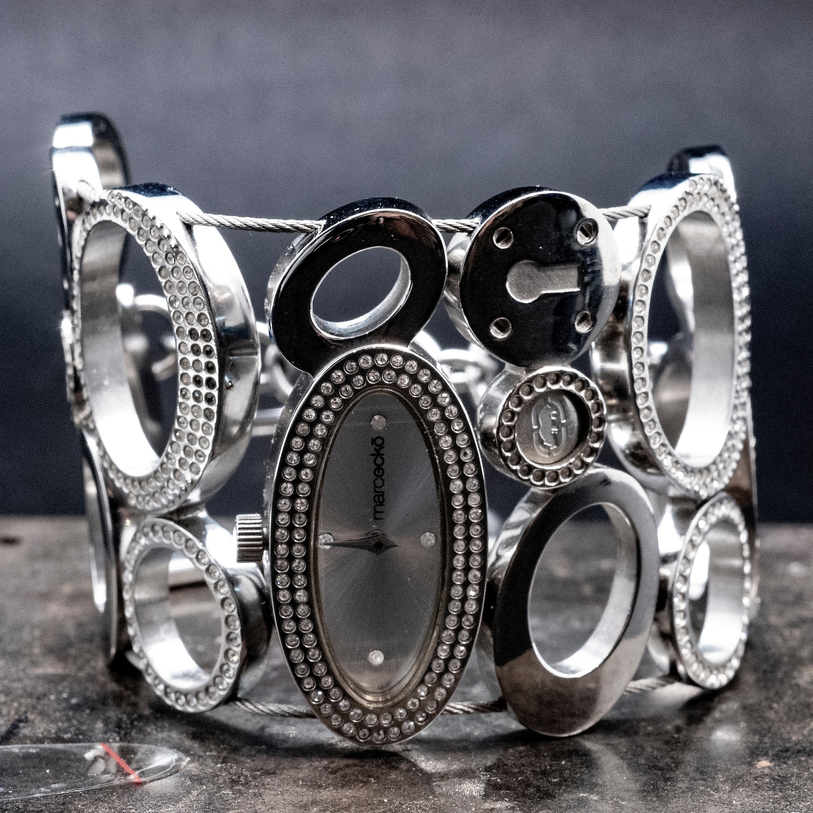 Montre Femme Marc Ecko Bracelet Cuir Rouge - Neuve Avec étiquettes, Style Casual