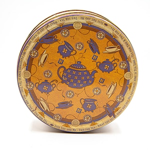 Danish Cookie Tin: Five O&#39;Clock Tea Decoration - Round Trinket Box