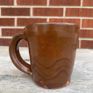 Porte-gobelet fait main en poterie d'argile WV, engobe local redware