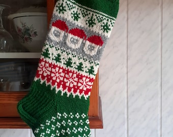 Handstickad julstrumpa, grön juldekoration
