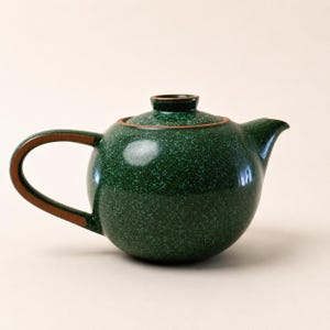 Vintage groene gespikkelde keramische theepot | Theepot in mid-century modern stijl | Aardewerken serveerkan | Minimalistische keukendecoratie