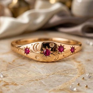 Gold Celestial Ruby Signet Ring, Starburst Crescent Moon Ring, Vintage Star Engraved Dome Ring, July Birthstone Band, Astrological Jewelry