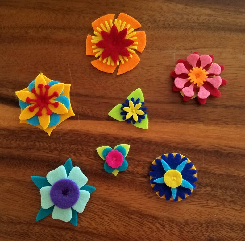 RedPinkOrange Felt Collar Flower