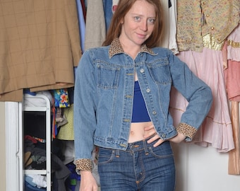 Denim jacket top with leopard collar