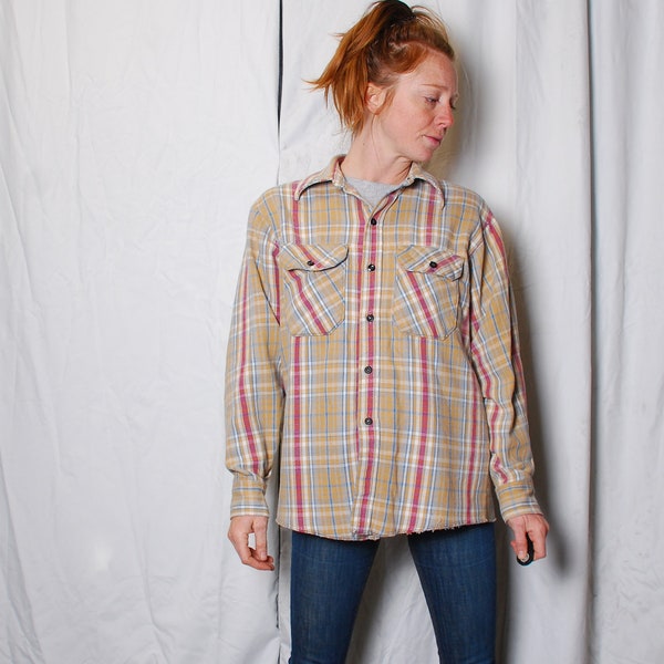 70s Dee Cee medium plaid button down thick wool knit USA mens vintage clothing shirt brown red camping hiking skiing base layer grunge hip