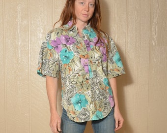 90er Jahre kleines Hawaii-Kragenhemd mit Knopfleiste, kurzärmelig, braun, lila, Hibiskus, USA, Urlaub, Sommer, Strand, Kreuzfahrtschiff, Top, Bluse, Urlaub