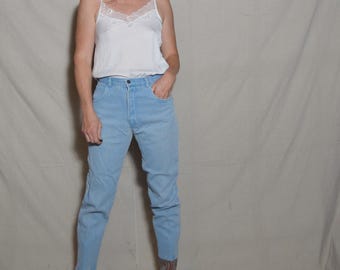 80s 30 x 28 denim corduroy cotton high waist pants ribbed tapered boot leg skinny relaxed jeans womens Broadway Transfer USA boho hippie