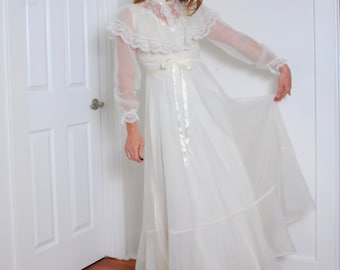 80s medium long sleeve Gunne Sax style Prom and Promises whiteish lace frilly wedding event gown long dress floral full skirt high collar