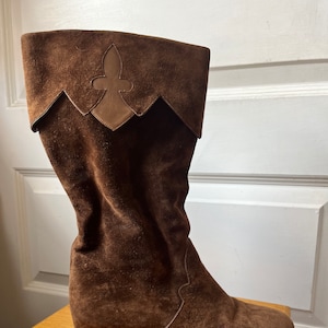 70s womens 8 brown suede Burno Magli boots middle ages court dress high heel wedge cross Italian boho hippie wedding dress up winter holiday