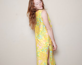 1960s 60s Vintage Pastel Lime Mint Green Short Sleeve Sleeved Tent Tented Maternity Blouse w Yellow Lace Trim and Button-Up Back Medium M