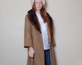 70s medium brown fur collar long duster coat womens vintage clothing quilted disco glam Domino New York bohemian 1970s winter jacket ladies