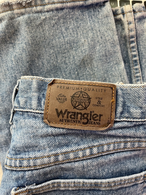 90s Wrangler jeans 26 in. waist light wash style … - image 8