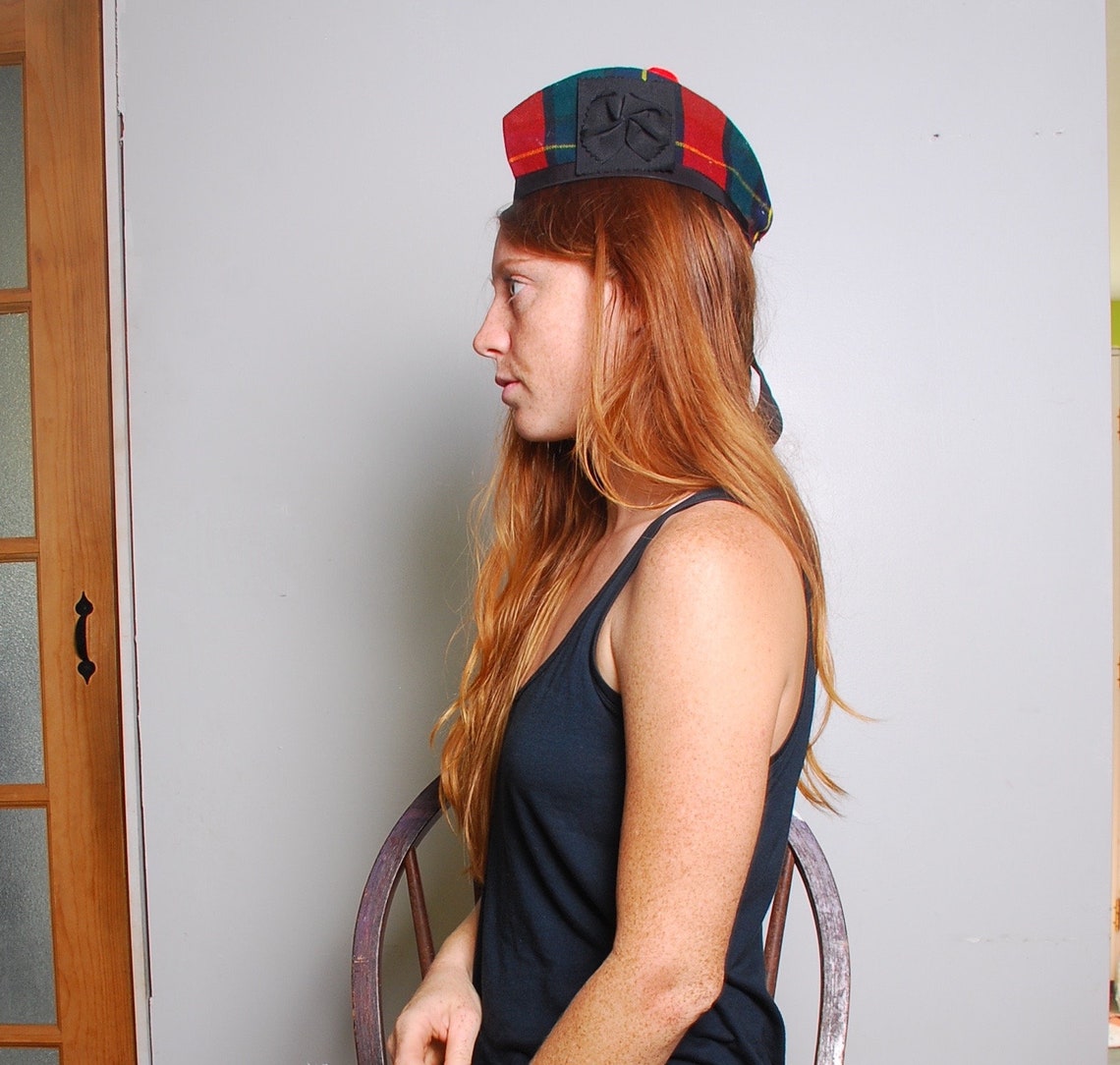 Woolen Glengarry Bonnet Hat Scottish Piper - Black with Red Toorie
