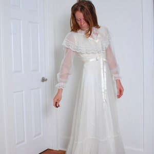 80s medium long sleeve Gunne Sax style Prom and Promises whiteish lace frilly wedding event gown long dress floral full skirt high collar image 5