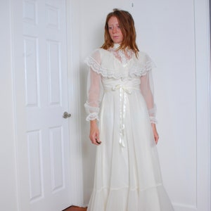 80s medium long sleeve Gunne Sax style Prom and Promises whiteish lace frilly wedding event gown long dress floral full skirt high collar image 6