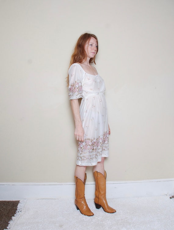 70s medium peasant dress white floral summer sund… - image 5