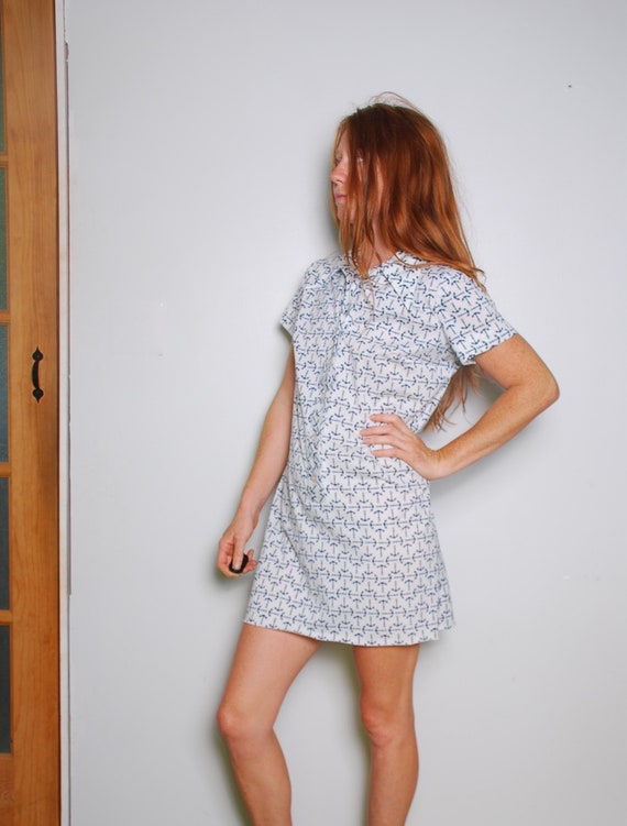 70s large anchor novelty blue white mini shirtdre… - image 2