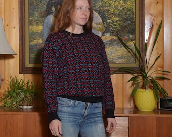 80s medium womens winter crew neck sweater pullover red black purple flower Merrimac Valley New England Alps winter ski camping hiking boho