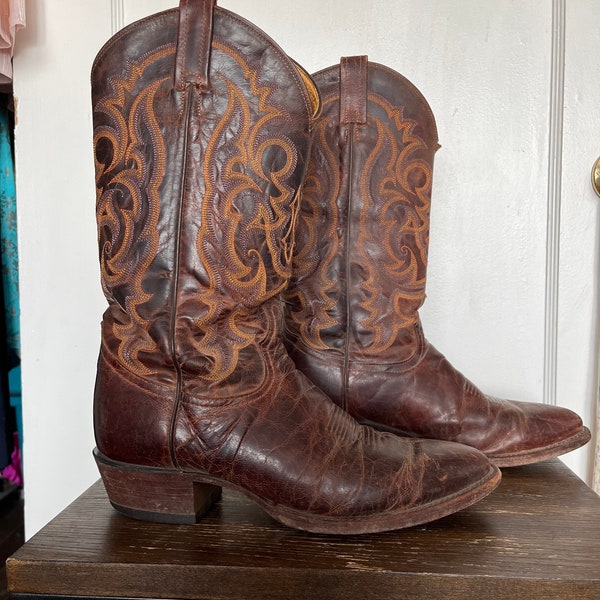 Vintage 9.5 D Tony Lama embroidered cowboy boot orange brown pointed toe heel pull on ranch rodeo work boots leather designer mens wedding