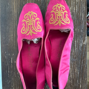 Chaussons Design DANIEL GREEN En Satin Et Tricot - Pantoufles Plates Noires Taille 6.5 US