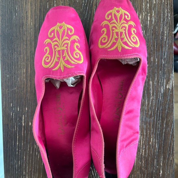 60s 7.5 women pink Daniel Green boudoir bedroom slippers gold embroidered slip on dress shoes vintage elegant boho wedding small delicate