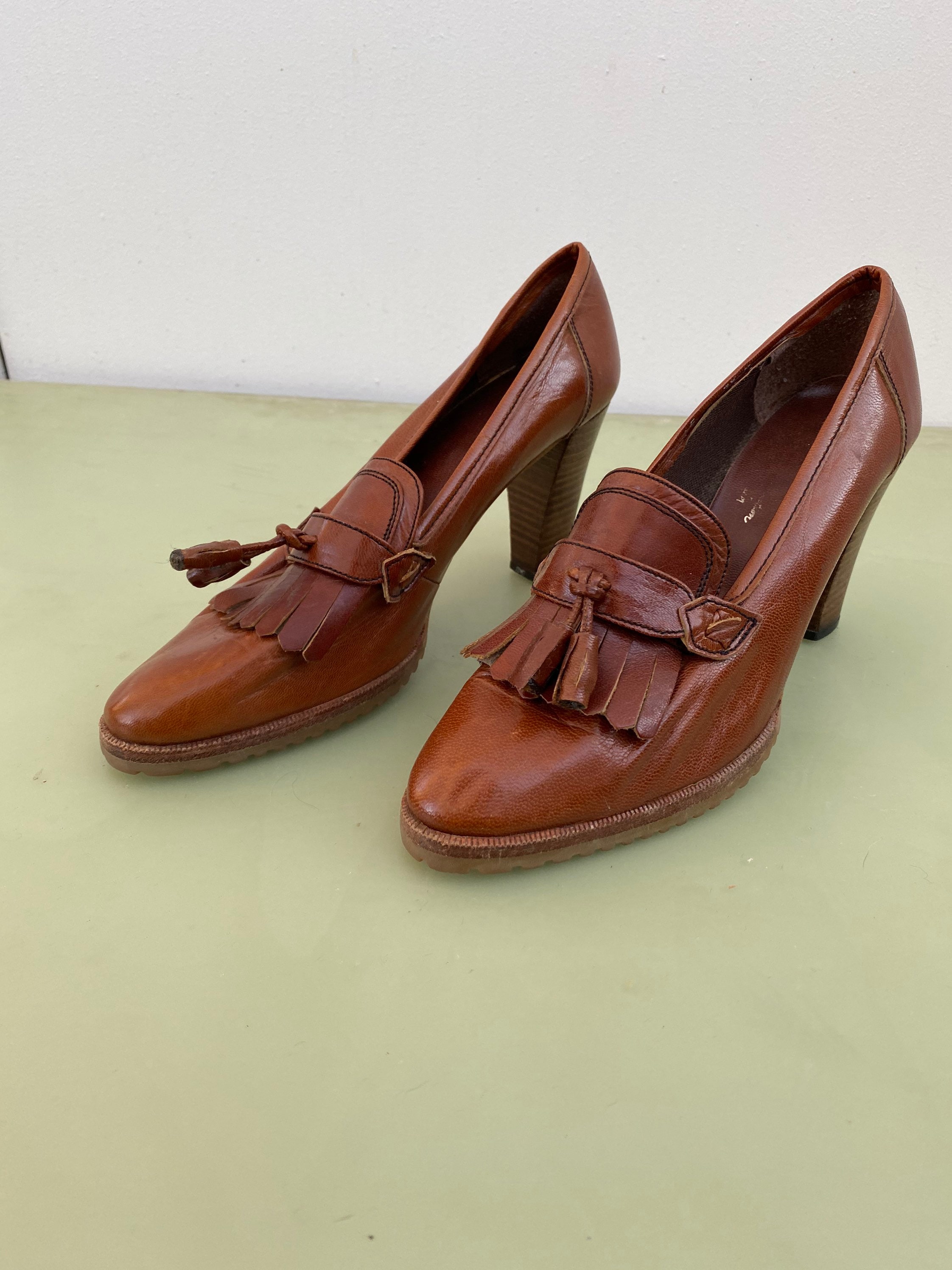 shoes moccasin with fringe heel vintage 1970 brown leather Shoes Womens Shoes Slip Ons Moccasins 