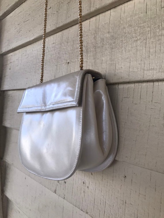 80s pearly white chain strap pocketbook purse wom… - image 2