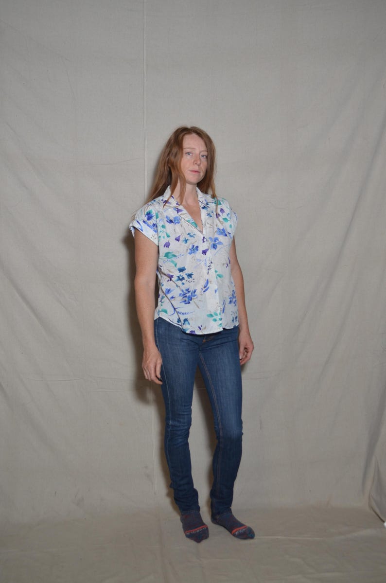 80s Medium Floral Button Down Abstract Blue Purple Caliche Cap Sleeve ...