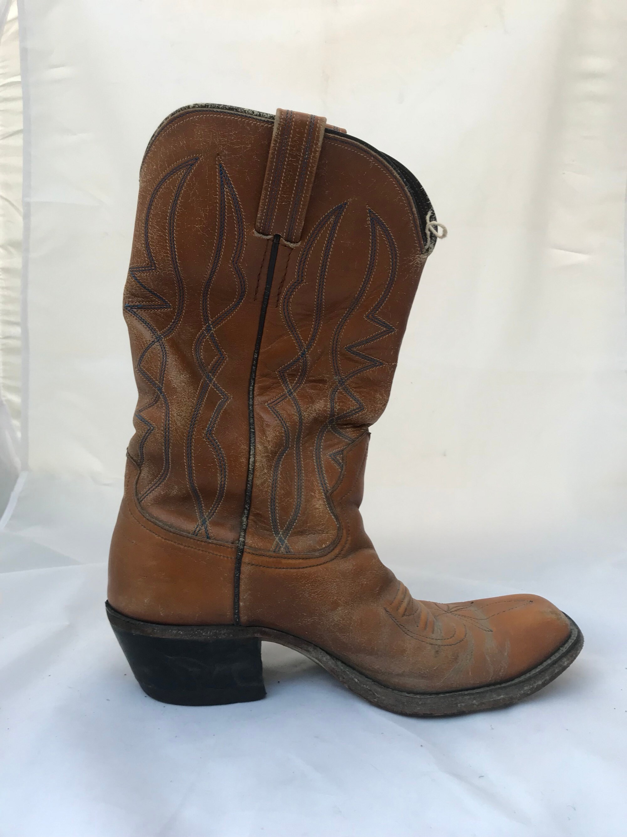 flat square toe cowboy boots