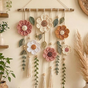 Haakpatroon voor een bloemenwanddecoratie, boho bloemenmotief, kwastjes en bladeren (gedrukt patroon)