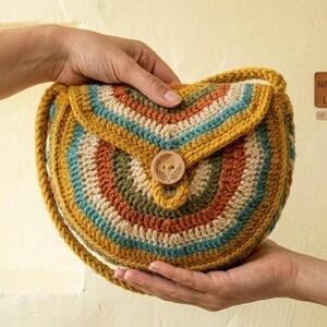 Boho Gestreifte Häkelanleitung - Umhängetasche mit Knopfverschluss