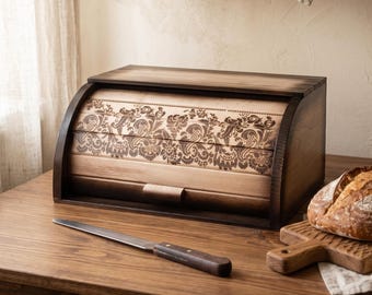 Scatola per il pane in legno con motivo ucraino