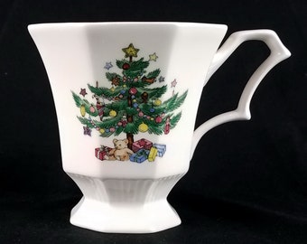 Vintage Christmas Nikko Teacup, Christmas Tree Pattern and Footed Base in Excellent Condition