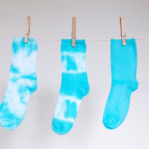 Bahama blue tie-dyed socks image 2