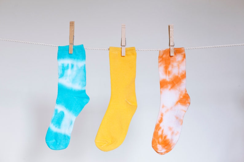 Bahama blue tie-dyed socks image 3