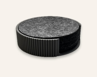 Round coaster set with holder | 10 felt coasters, recycled PET | compact stack, one-handed removal | coffee table and bar | 3D print
