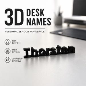 K&ouml;nnte beinhalten: Ein schwarzes, 3D-gedrucktes Schreibtisch-Namensschild mit dem Namen Thorsten in einer fetten, serifenlosen Schrift. Der Text 3D DESK NAMES, PERSONALIZE YOUR WORKSPACE, 100% CUSTOM, GREAT GIFT IDEA und LIGHTWEIGHT & DURABLE ist schwarz abgedruckt.
