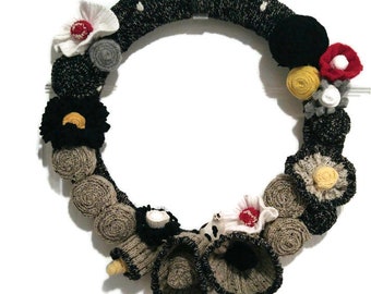 Black and Oatmeal Wintertime Wreath