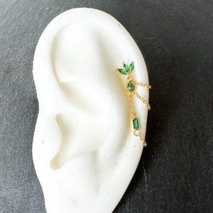 Dainty triple chain emerald cz helix piercing 20g, cartilage piercing, hoop huggies, body piercing, chain earrings, helix hoops, minimalist