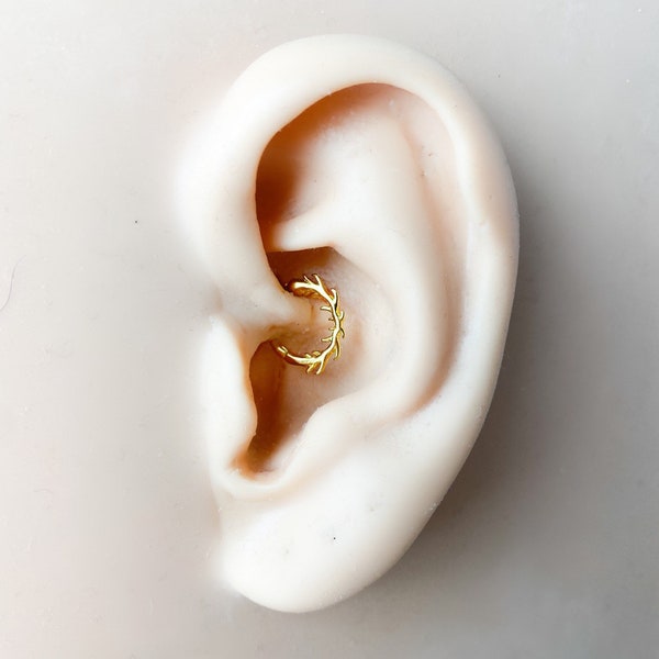 Sierlijke tak wijnstokken natuur 18k vergulde sterling zilveren daith hoepel, daith knuffel, hoepel knuffels, kraakbeen piercing, helix hoepels