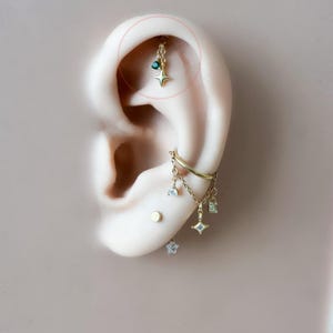 Dainty Dainty Star och CZ F136 Titan 16G 18g Trycknål Flat Bak Vertikal Helix Piercing, Vertikal rookpiercing, dold rook, platt piercing