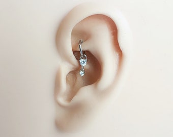 Dainty Crystal Dangle Hoop Charm, argent sterling, cerceau de tour plaqué or 18 carats, cerceaux câlins, piercing de cartilage, breloque hélicoïdale