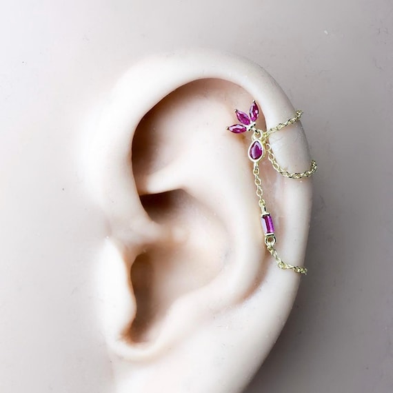 上品なトリプルチェーン ピンク ルビー CZ ヘリックスピアス、軟骨