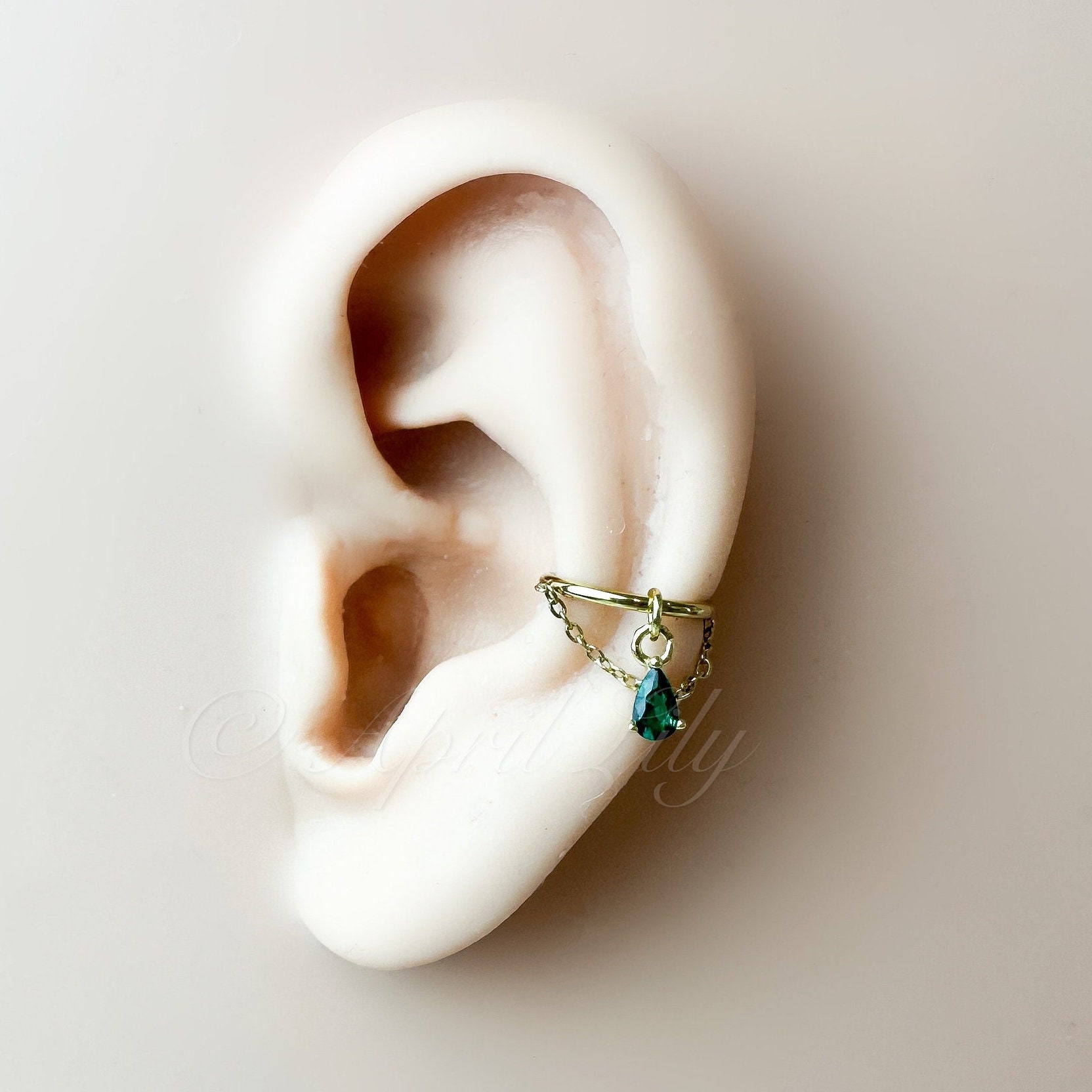 14g 16g 18g 6mm 8mm 10mm 12mm Emerald CZ Cleo Charm Implant Grade F136 titanium Chain Gem Hoop conch, helix hoop, gold hoop, silver hoop