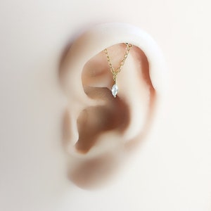 隠しヘリックス デリケート ナビエ チェーン CZ スターリング シルバー、18K ゴールド メッキ フラット ピアス、ヘリックス ピアス、軟骨ピアス、軟骨イヤリング
