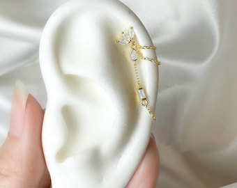 Dainty Triple Chain Gold Moonstone CZ Helix Piercing, cartilage piercing 20g, helix piercing, chain earrings, helix hoops, minimalist