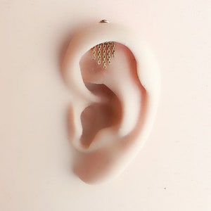 Piercing hélix caché 16 g F136 Piercing plat martelé en titane de qualité implantée avec gland, labret hélicoïdal, piercing de tour caché
