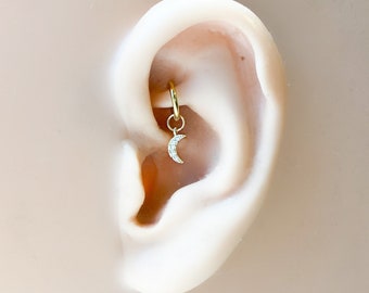 Charm Hoop Dainty Moon 16 g 18 g, argent sterling, cerceau de tour plaqué or 18 carats, câlin de tour, cerceaux de câlins, piercing de cartilage, breloque cerceau hélicoïdal,