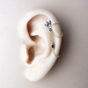 Dainty triple chain sapphire cz helix piercing 20g, cartilage piercing, hoop huggies, body piercing, chain earrings, helix hoops, minimalist