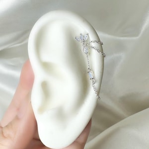 Dainty Triple Chain Emerald CZ Helix Piercing, cartilage piercing 20g, hoop huggies, body piercing, chain earrings, helix hoops, minimalist